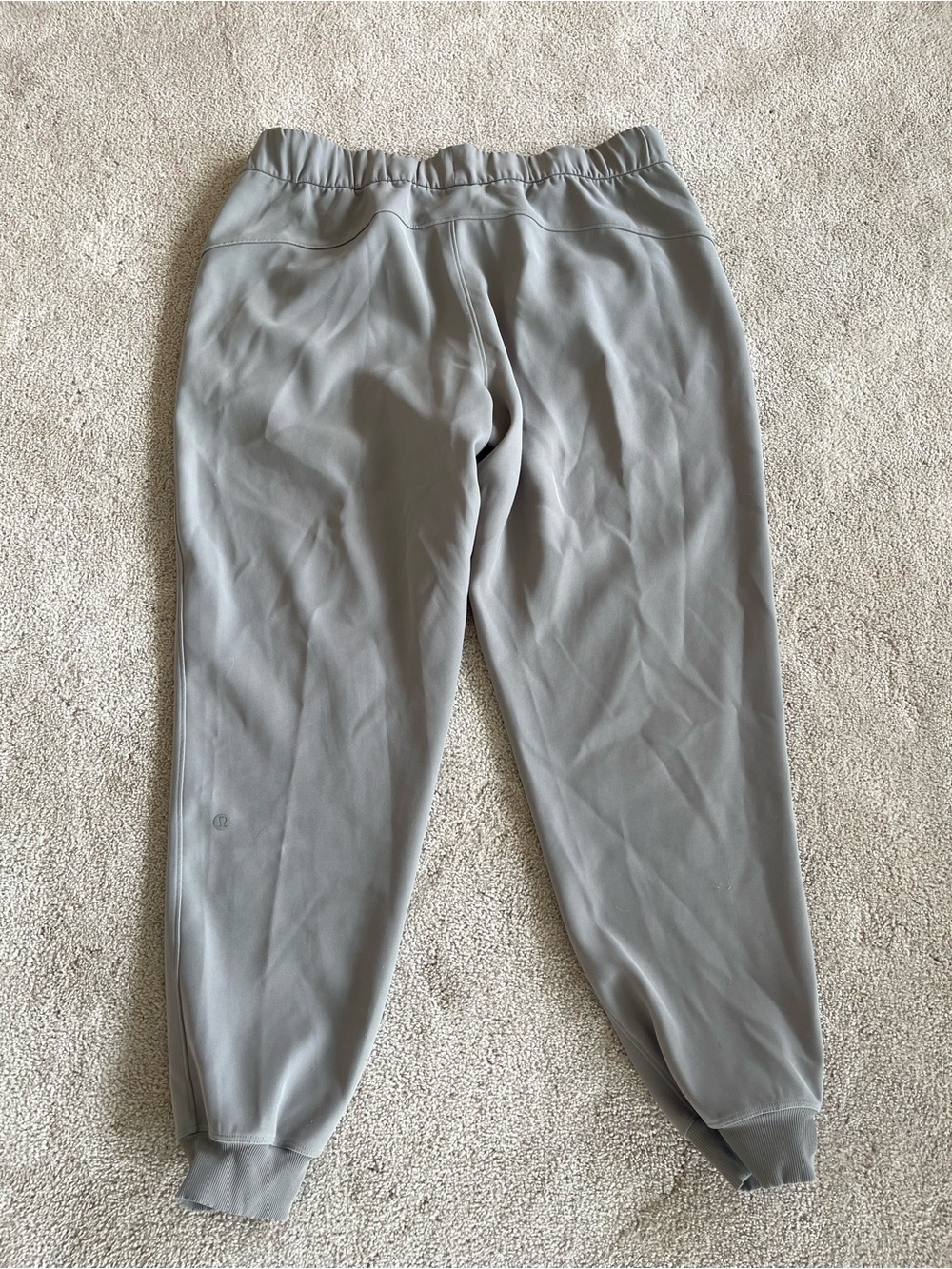 Lululemon On the Fly Jogger 28" *Woven
Grey Sage size 12 - Picture 14 of 16